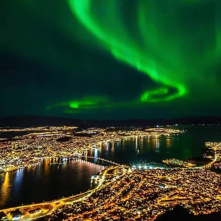 Royal Skir Apartment Sea View Tromso Exterior photo